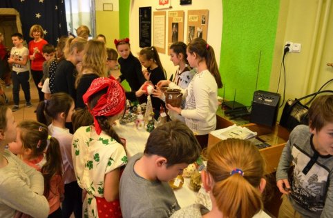 Kiermasz ozdób światecznych