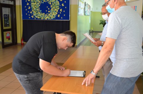 Wręczenie zaświadczeń z egzaminu ósmoklasisty
