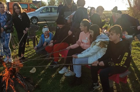 Ognisko z okazji Dnia Chłopaka 