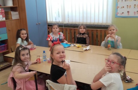 Zabawa karnawałowa u zerówiaków