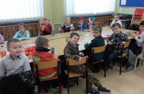 Zabawa karnawałowa u zerówiaków