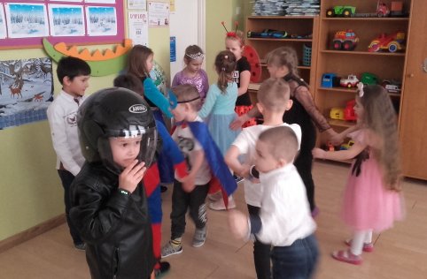 Zabawa karnawałowa u zerówiaków