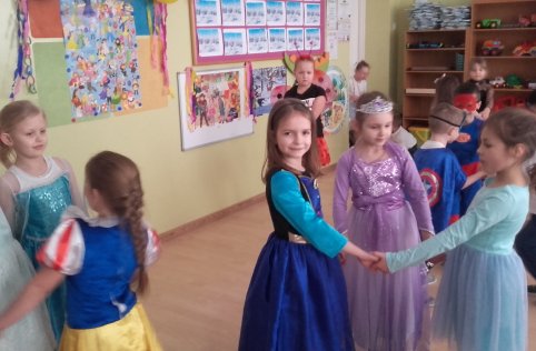 Zabawa karnawałowa u zerówiaków