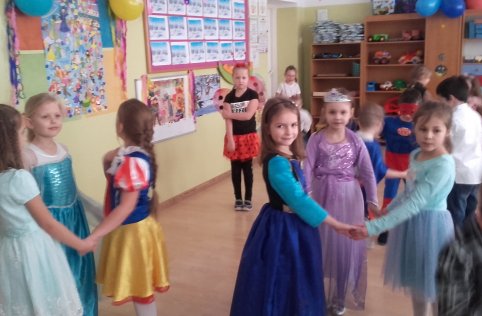 Zabawa karnawałowa u zerówiaków