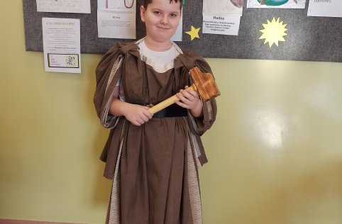 Bogowie greccy w klasie V