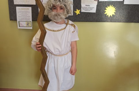 Bogowie greccy w klasie V