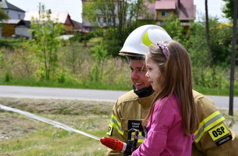 Spotkanie przedszkolaków ze strażakami