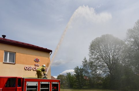 Spotkanie przedszkolaków ze strażakami