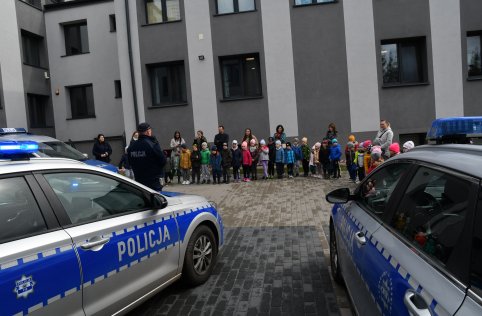 Przedszkole z wizytą na policji
