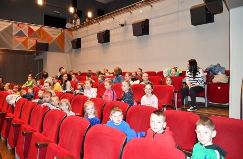 Przedszkole z wizytą na policji