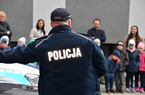 Przedszkole z wizytą na policji