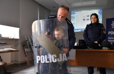 Przedszkole z wizytą na policji