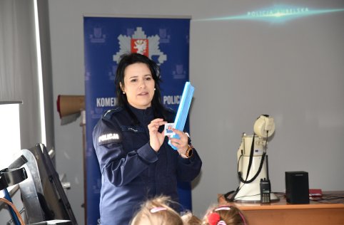 Przedszkole z wizytą na policji