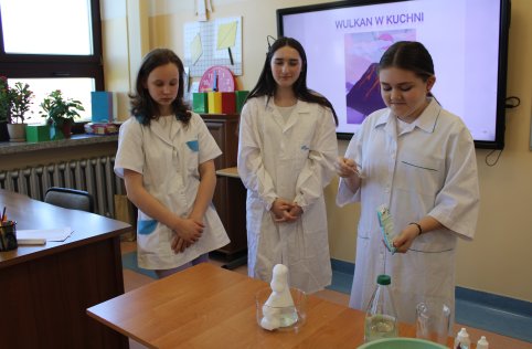Pokazy fizyczne i chemiczne w naszej szkole