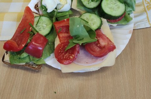 Pierwszaki przygotowują zdrowe kanapki