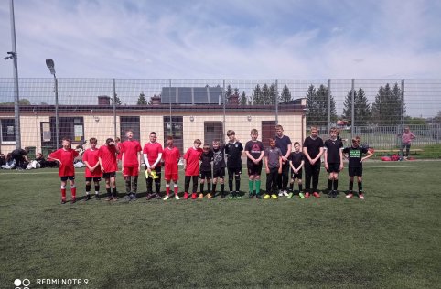 Zawody w mini piłkę nożną chłopców