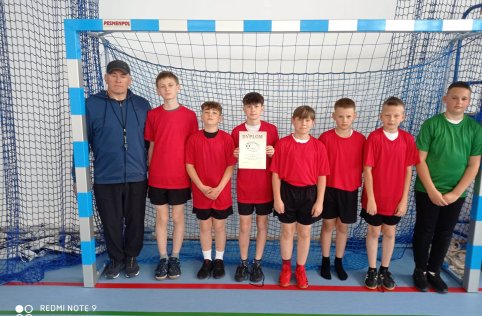 Zawody w mini piłkę nożną chłopców