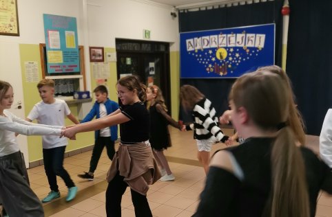Andrzejki w klasach IV-VIII