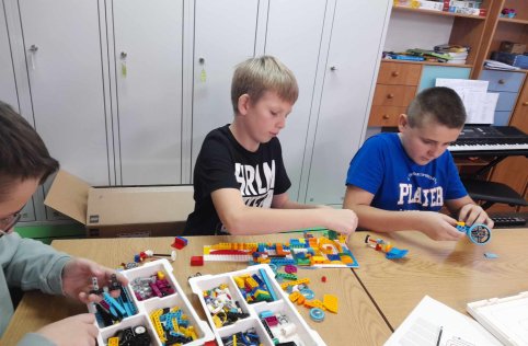 Zajęcia z robotyki - grudzień 2023