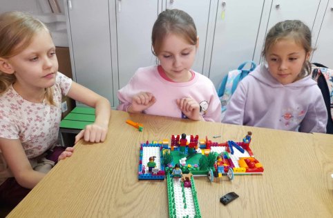 Zajęcia z robotyki - grudzień 2023