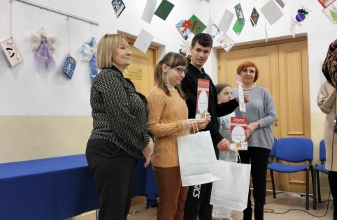 Wyróżnienie w konkursie na kartkę bożonarodzeniową