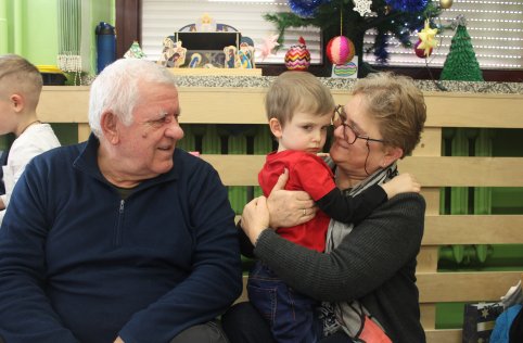 Oddziały przedszkolne świętują Dzień Babci i Dziadka