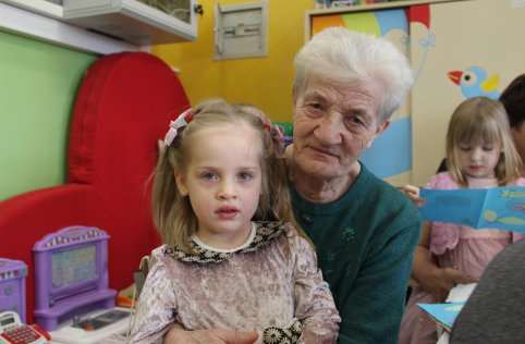 Oddziały przedszkolne świętują Dzień Babci i Dziadka