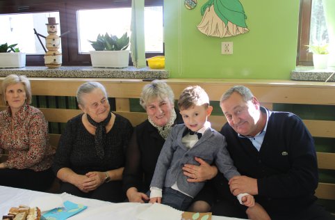 Oddziały przedszkolne świętują Dzień Babci i Dziadka