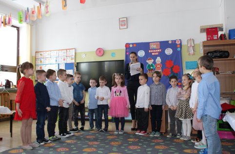 Oddziały przedszkolne świętują Dzień Babci i Dziadka