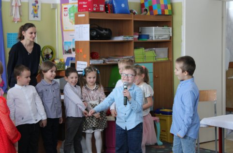 Oddziały przedszkolne świętują Dzień Babci i Dziadka