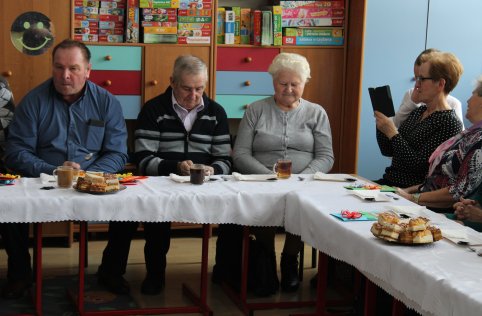 Oddziały przedszkolne świętują Dzień Babci i Dziadka