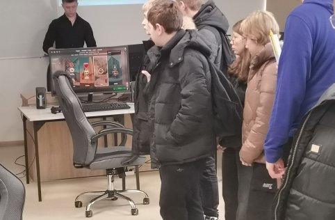 Uczniowie klasy VIII odwiedzili RCEZ