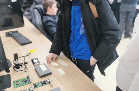 Uczniowie klasy VIII odwiedzili RCEZ