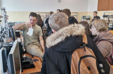 Uczniowie klasy VIII odwiedzili RCEZ