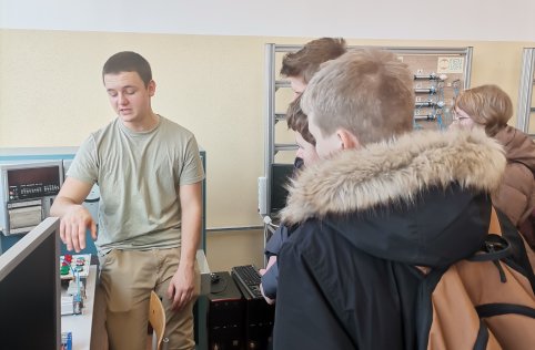 Uczniowie klasy VIII odwiedzili RCEZ