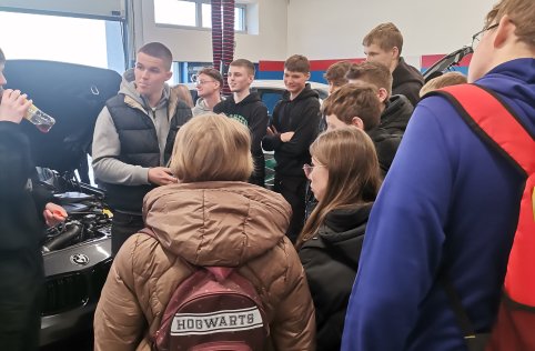 Uczniowie klasy VIII odwiedzili RCEZ