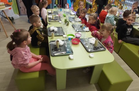 Przedszkolaki na wycieczce w Biłgoraju