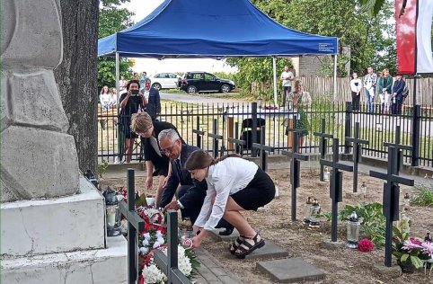 Gminne Obchody 81. Rocznicy Pacyfikacji Wsi Szarajówka