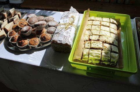 Charytatywny kiermasz ciast - razem dla Karolka