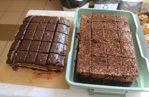 Charytatywny kiermasz ciast - razem dla Karolka