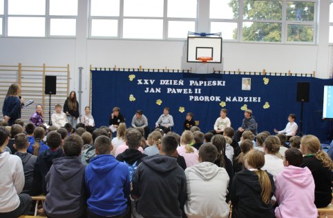 Obchody Dnia Papieskiego w naszej szkole
