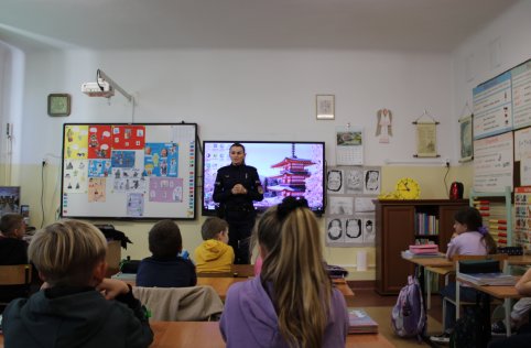 Pogadanka z przedstawicielem policji w naszej szkole