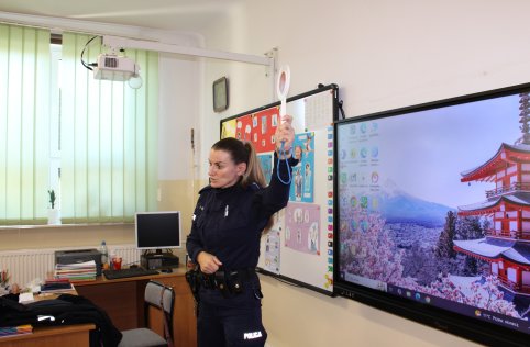 Pogadanka z przedstawicielem policji w naszej szkole