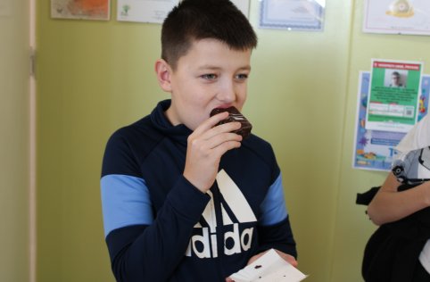 Kiermasz ozdób świątecznych – pomagamy Adasiowi Iwanejko