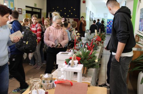 Kiermasz ozdób świątecznych – pomagamy Adasiowi Iwanejko