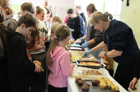 Kiermasz ozdób świątecznych – pomagamy Adasiowi Iwanejko