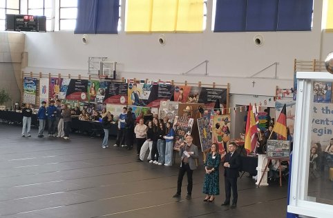 Uczniowie klasy VIII poznają szkoły średnie w Biłgoraju