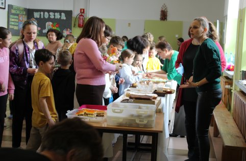 Kiermasz ozdób świątecznych – pomagamy Adasiowi