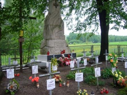 67 rocznica pomordowania mieszkańców Szarajówki17.05.2010