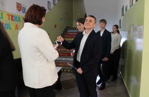 Pierwszy dzień egzaminu ósmoklasisty za nami - maj 2026